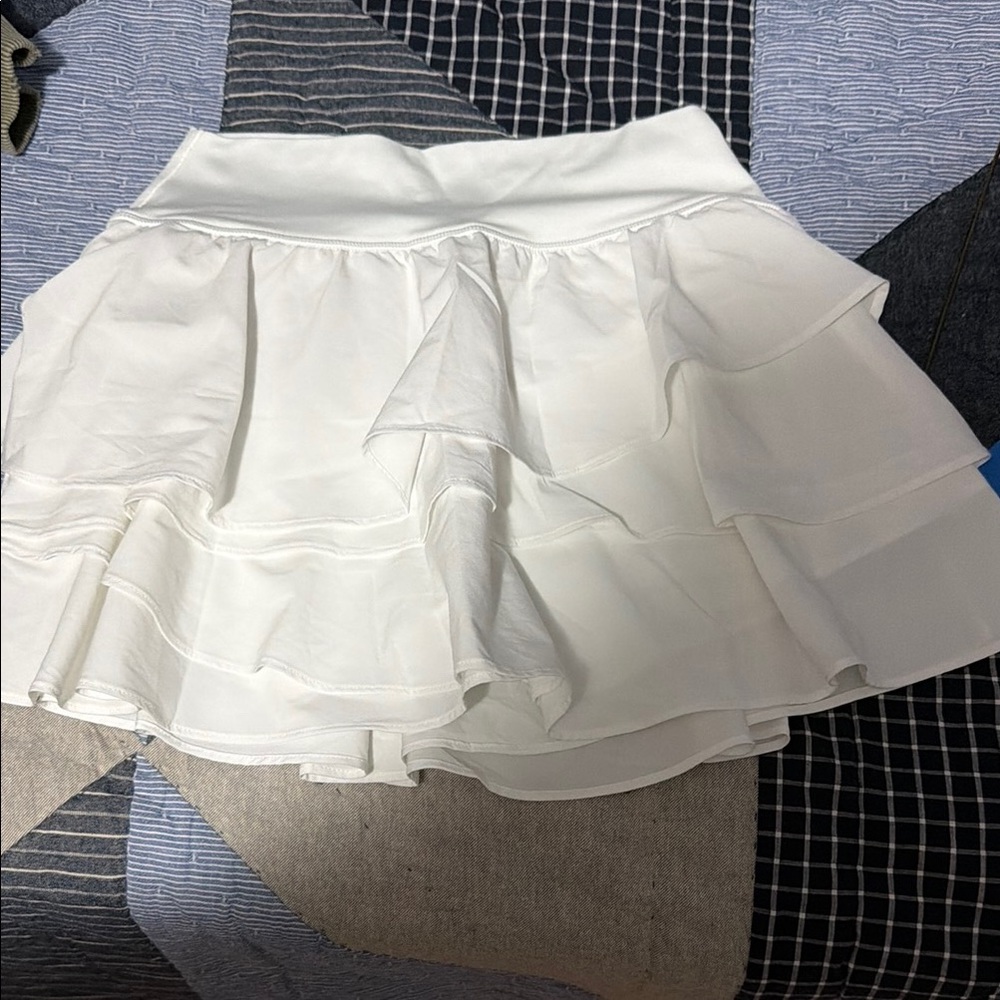 Offline like new White Ruffled Mini Skort- Classic Feminine Style